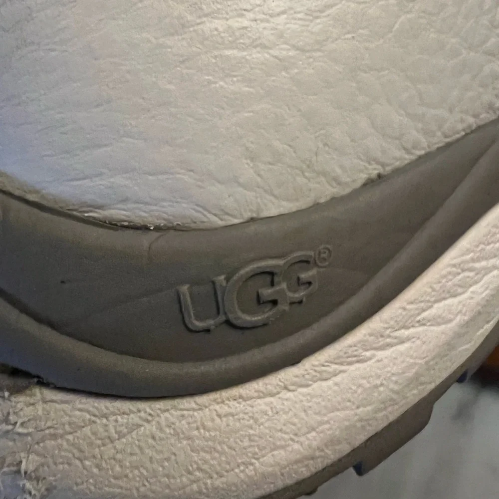 UGG Adirondack III Leather Fur Lined Waterproof Winter Ski Snow Boots‎ Women's 9